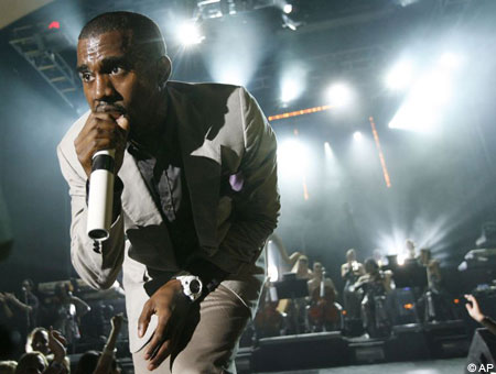 kanye240708 450x340 Kanye Wests 808 and Heartbreak Review. A fresh take in a darker direction.
