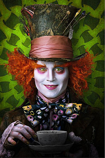 Johnny Depp (Mad Hatter), Anne Hathaway (White Queen) Pictures in Alice in 