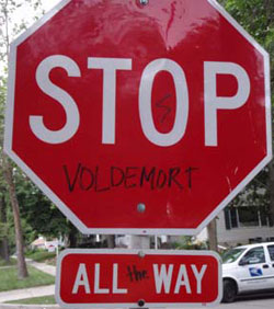 harry potter fans vandalism stop sign magic marker permenate Harry Potter Fans Use Their Magic Marker on Stop Sign, Vandalism at Its Worse!