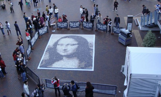 http://loyalkng.com/wp-content/uploads/2009/08/mona-lisa-coffee-2.jpg