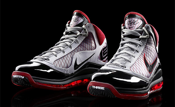 nike air max lebron vii LeBron James Nike w/ D.O.A. By Jay Z; The Air Max LeBron VII