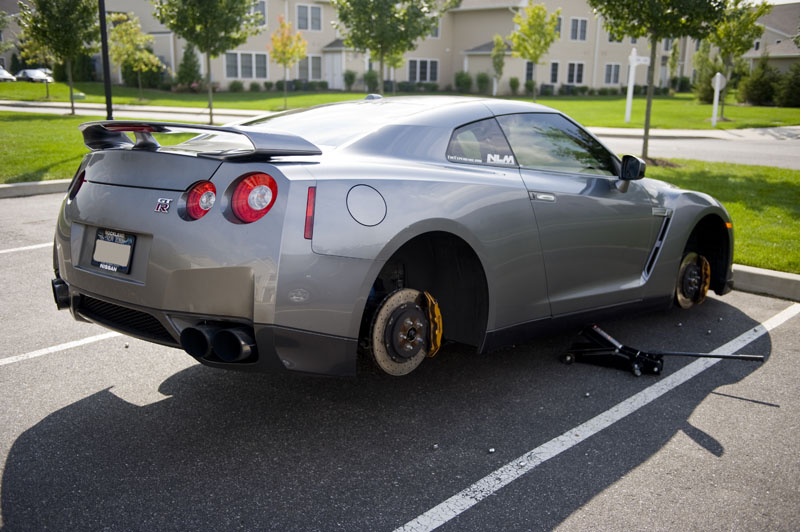  beauty of the wheelless Nissan R35 Skyline instead of going bonkers