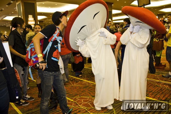 loyal kng a kon 21 2010 Dallas tx anime convention 298 A Kon 21 @ Sheraton Hotel in Dallas Has Crazy Cosplayers Running the Streets of Downtown! Part 5