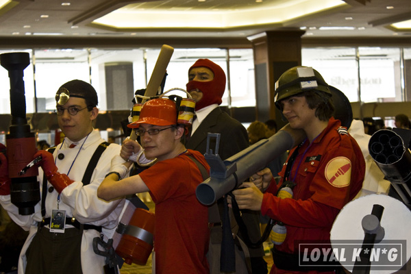 loyal kng a kon 21 2010 Dallas tx anime convention 235 Loyal K.N.G. Crew Runs into EPIC Team Fortress 2 Cosplay @ A Kon 2010 in Dallas, TX! The World Has No END!