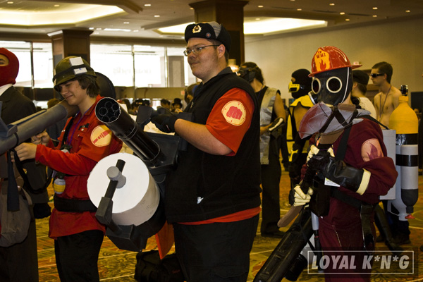 loyal kng a kon 21 2010 Dallas tx anime convention 236 Loyal K.N.G. Crew Runs into EPIC Team Fortress 2 Cosplay @ A Kon 2010 in Dallas, TX! The World Has No END!