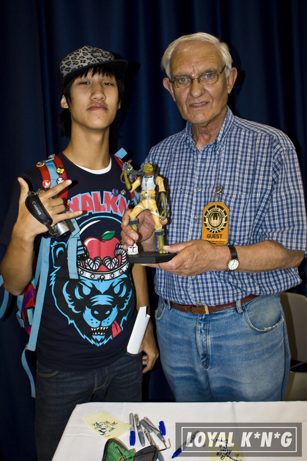loyalkng dallas comic con 61 Loyal K.N.G. Kicks it At Dallas Comic Con 2010! So Many Talented Artists, But little Cosplayers?! Awww...