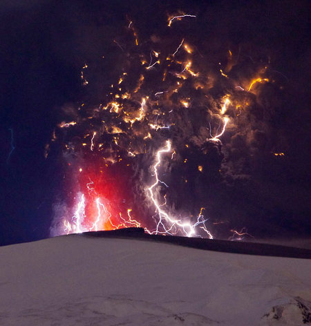 Iceland Apocalypse 2010 Captured In Time! Thunder, Lighting, & Volcanic ...