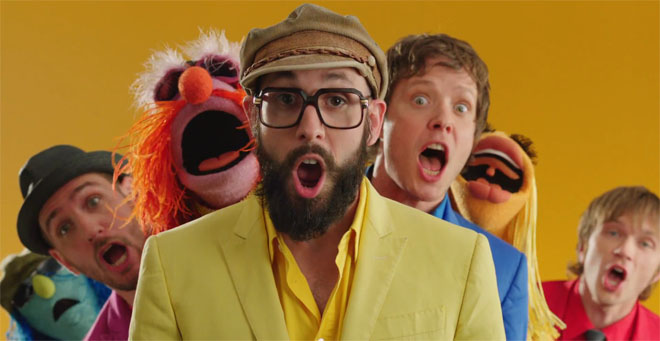 OK Go & The Muppets “Muppet Show Theme Song” Miss Piggy & Explosions ...